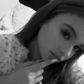 Я Лина, 19, из Парижа, ищу знакомство для общения