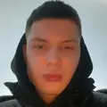 Я Владик, 18, из Киева, ищу знакомство для на одну ночь