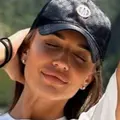 Я Арина, 23, из Зеленогорска, ищу знакомство для постоянных отношений