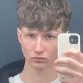 Я Егор, 18, из Парижа, ищу знакомство для без обязательств