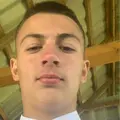 Я Артем, 18, из Лисичанска, ищу знакомство для вирта