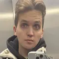 Я Артём, 19, из Вены, ищу знакомства без обязательств