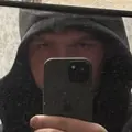 Я Дима, 19, из Уэйкфилд, ищу знакомства на одну ночь