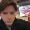 Влад из Черновцов, мне 18, познакомлюсь на одну ночь