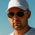 Артём из Львова, ищу на сайте открытые отношения