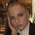 Лена из Львова, мне 25, познакомлюсь для дружбы