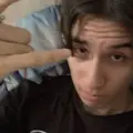 Я Коля, 18, из Углегорска, ищу знакомство для на одну ночь
