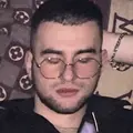 Я Владислав, 20, из Сум, ищу знакомство для приятного времяпровождения