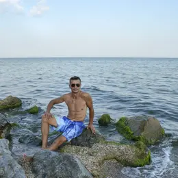 Я Олег, 36, из Харькова, ищу знакомство для постоянных отношений