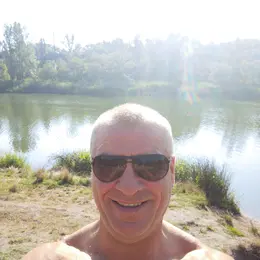 Павел из Кропивницкого, мне 52, познакомлюсь для приятного времяпровождения