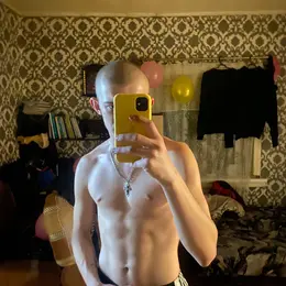 Я Андрей, 21, знакомлюсь для виртуального секса в Бобруйске