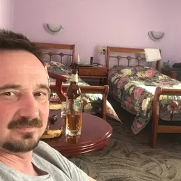 Я Олег, 47, знакомлюсь для секса на одну ночь в Набережных Челнах