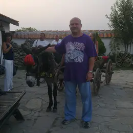 Я Вячеслав, 67, знакомлюсь для приятного времяпровождения в Киеве