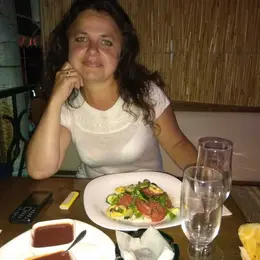 Мы Ксения, 42, из Москвы, ищу знакомство для секса на одну ночь