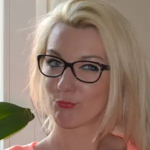 Я Александра, 22, знакомлюсь для постоянных отношений в Коростене