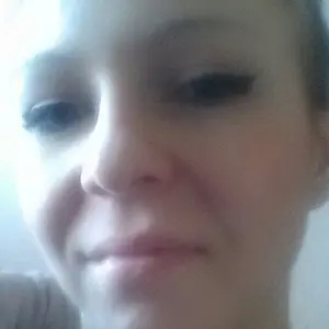 Лариса из Калуша, мне 24, познакомлюсь для виртуального секса