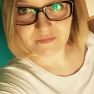 Я Алиса, 23, из Прилук, ищу знакомство для постоянных отношений