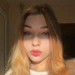 Аліна из Ивано-Франковска, ищу на сайте постоянные отношения