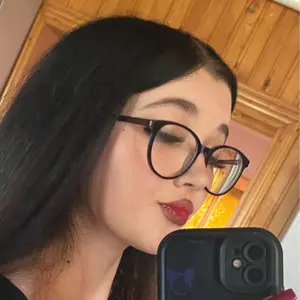 Я Nikira, 18, из Богородчан, ищу знакомство для приятного времяпровождения