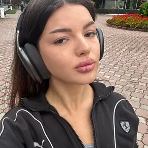 Sonya из Киева, ищу на сайте общение