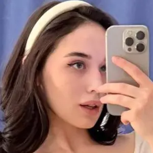 Я Арина, 20, знакомлюсь без обязательств в Амстердаме