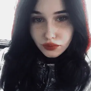 Юлия из Харькова, мне 21, познакомлюсь для виртуального секса