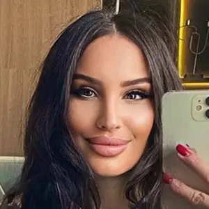 Я Алена, 28, из Москвы, ищу знакомство для без обязательств