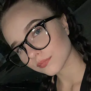 Я Саша, 21, из Сочи, ищу знакомство для приятного времяпровождения
