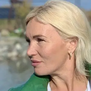 Юлия из Днепра, ищу на сайте приятное времяпровождение