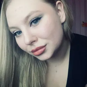 Полина из Архангельска, мне 22, познакомлюсь для секса на одну ночь