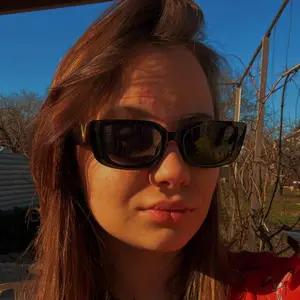 Я Арина, 22, из Харькова, ищу знакомство для общения