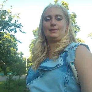 Она ищет его для секса. Украинский сайт сексуальных знакомств