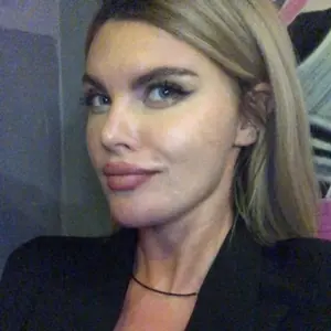 Я Alesya, 35, из Долинской, ищу знакомства без обязательств