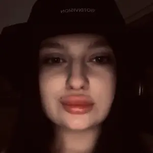 Я Дарина, 20, знакомлюсь без обязательств в Чернигове