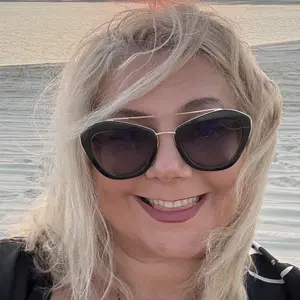 Я Inessa, 48, из Минска, ищу знакомство для приятного времяпровождения