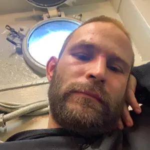 Я Black, 34, из Балтийска, ищу знакомство для приятного времяпровождения