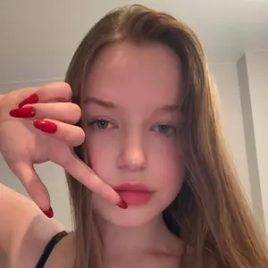 Христя из Киева, мне 18, познакомлюсь для приятного времяпровождения