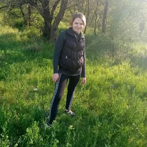 Я Валентина Артинова, 31, знакомлюсь для виртуального секса в Моздоке