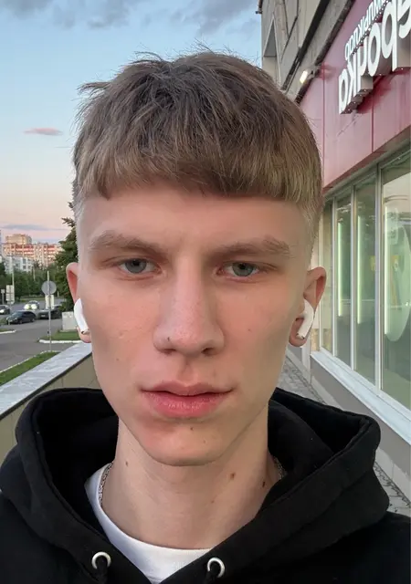 Я Илья, 20, из Костаная, ищу знакомство для общения