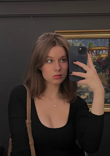 Я Афина, 18, из Вены, ищу знакомство для открытые отношения