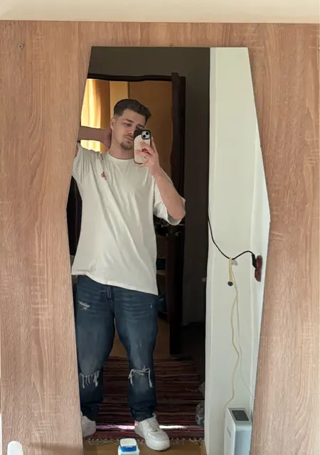 Я Andrei, 21, знакомлюсь без обязательств в Бухаресте