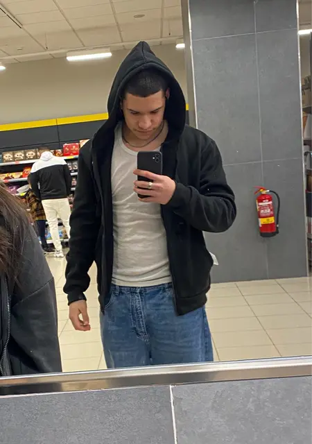 Я Miguel, 19, знакомлюсь без обязательств в Esplugues de Llobregat