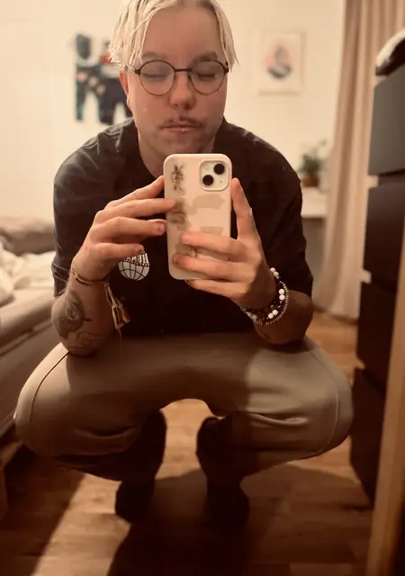 Я Leo, 28, из Стокгольма, ищу знакомства на одну ночь