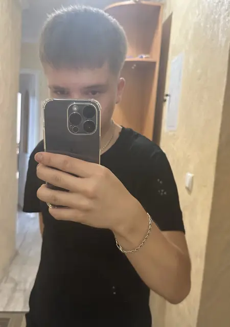 Влад из Червонограда, мне 18, познакомлюсь для дружбы