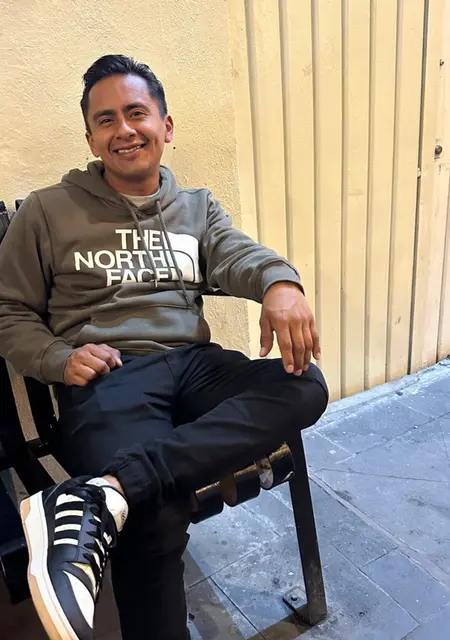 Я Alejandro, 30, из Пуэбла-де-сарагоса, ищу знакомства без обязательств