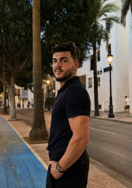 Adrian de Molina de Segura, tengo 24 años, listo para conocer para lío de una noche