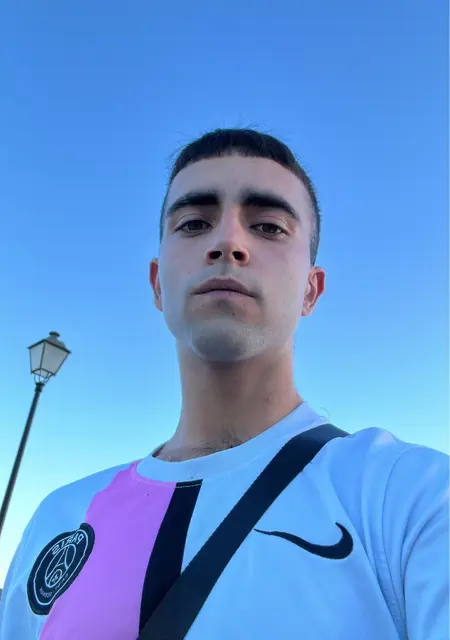 Я David, 21, знакомлюсь на одну ночь в Мадриде