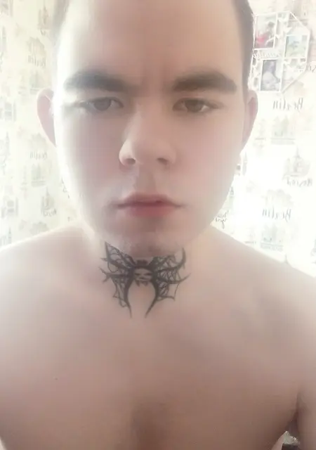 Артемий из Гродно, мне 20, познакомлюсь для постоянных отношений