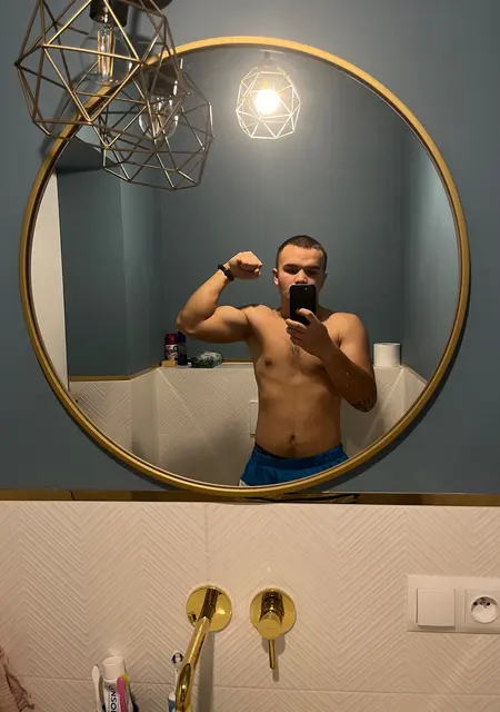 Я Андрій, 22, знакомлюсь на одну ночь в Милянувек