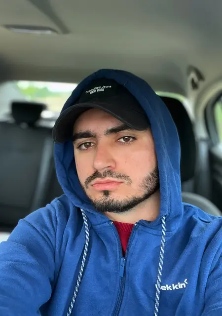 Я Sebastian, 25, знакомлюсь на одну ночь в Fetesti